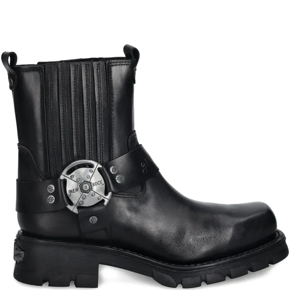 Ботинки с пряжками