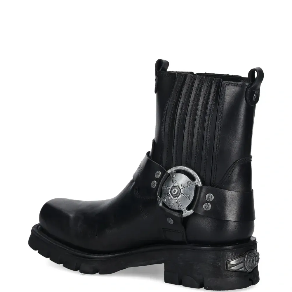 Ботинки с пряжками