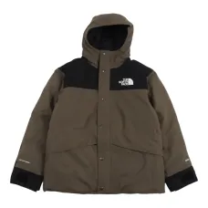 Куртка с капюшоном и цветными вставками