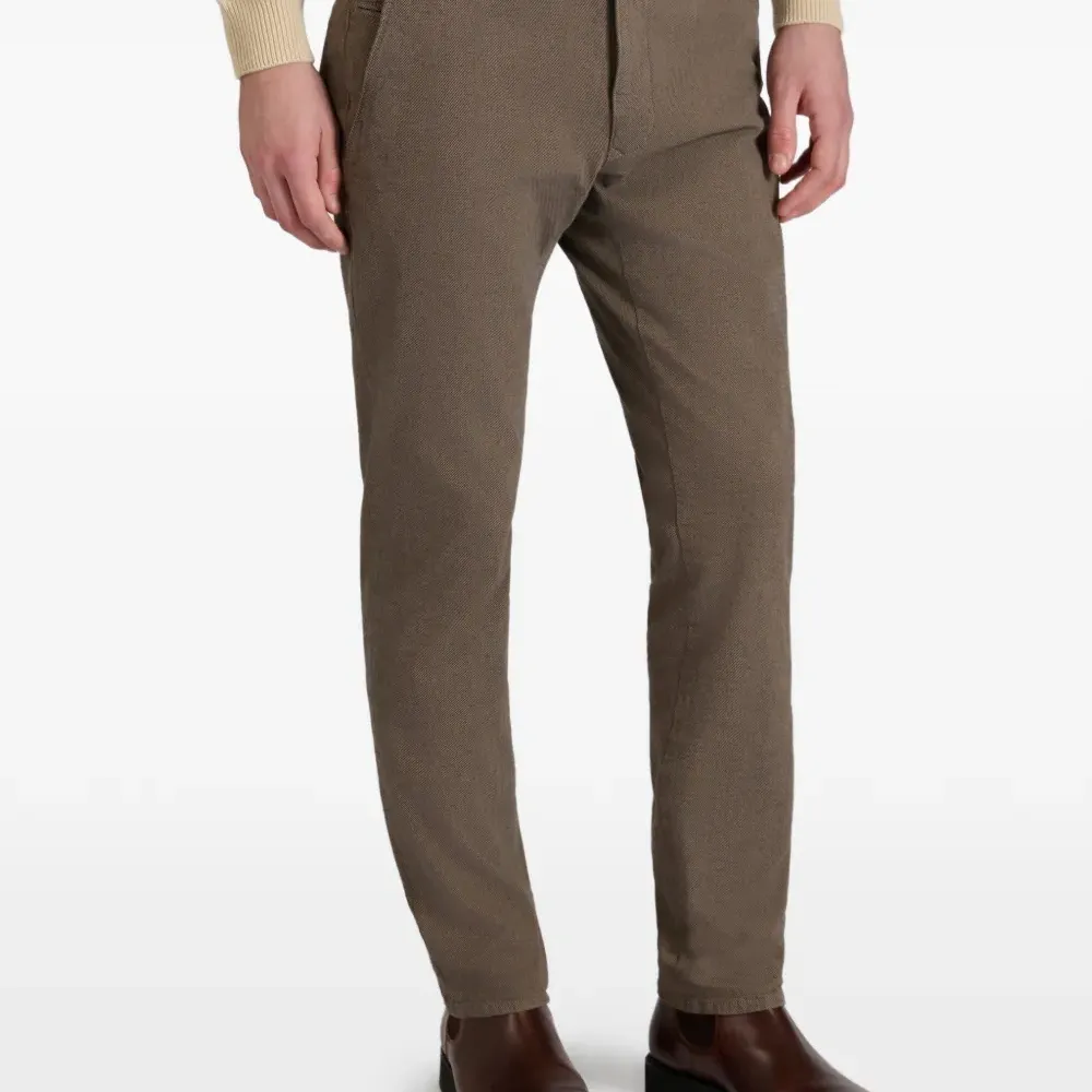 Брюки на пуговицах