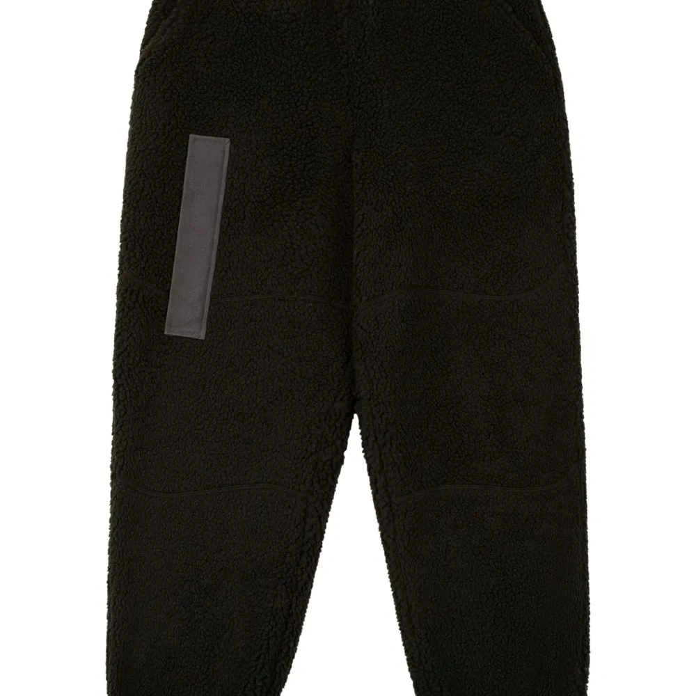 Спортивные брюки с вышитым логотипом