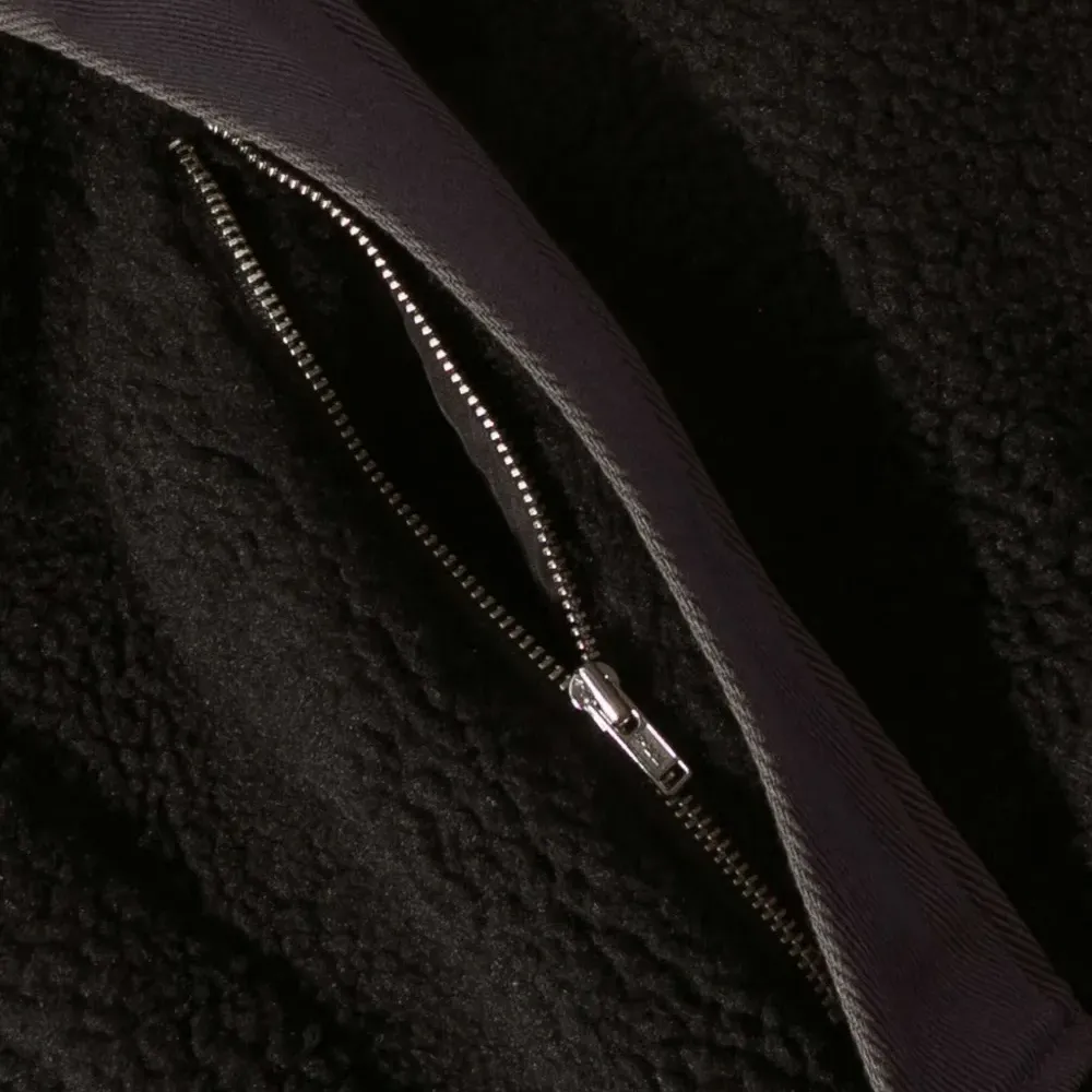 Спортивные брюки с вышитым логотипом