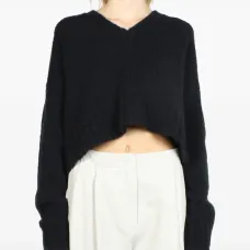 Укороченный свитер с V-образным вырезом