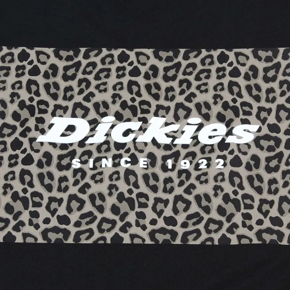 Футболка с леопардовым принтом