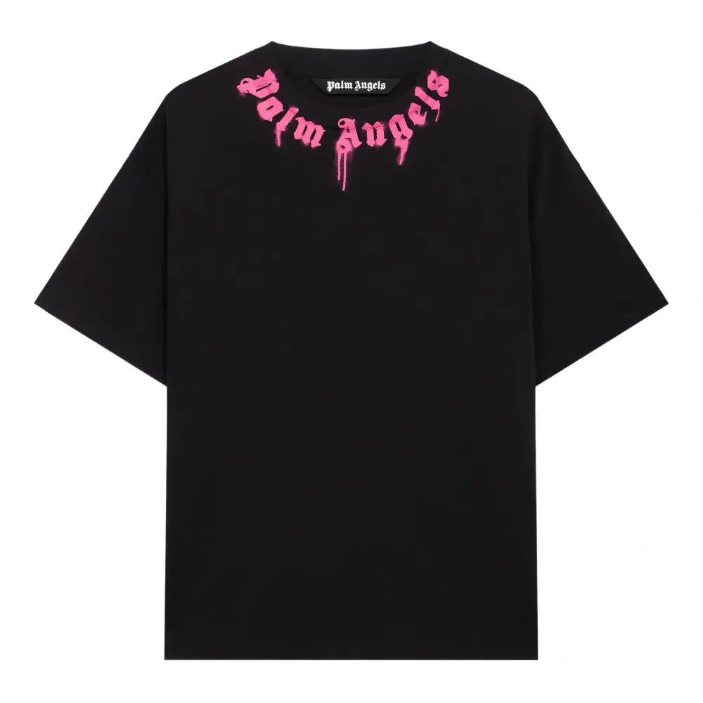 Футболка с нанесённым логотипом на воротнике