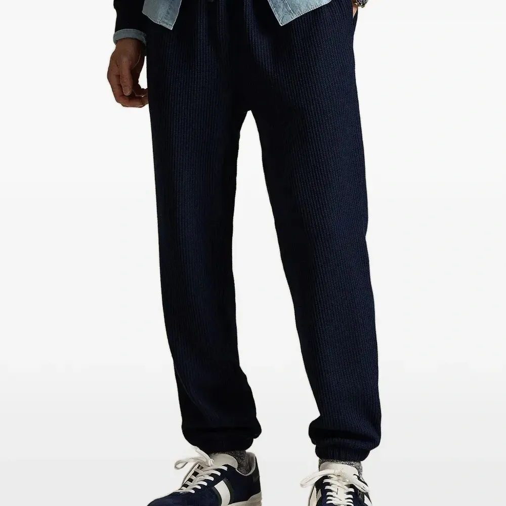 Спортивные брюки на завязках