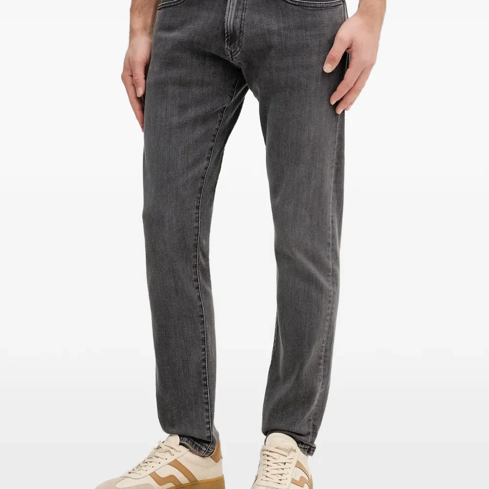 Джинсы с поясными петлями