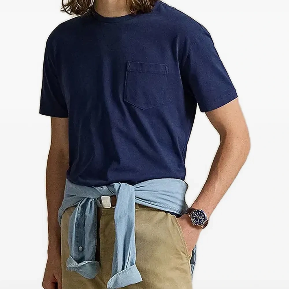 Футболка с накладным карманом