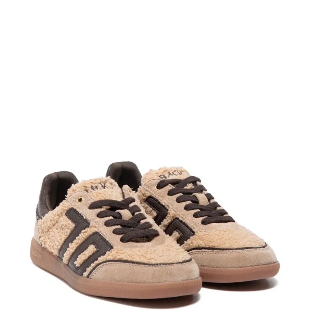 Кроссовки на шнуровке Кроссовки на шнуровке