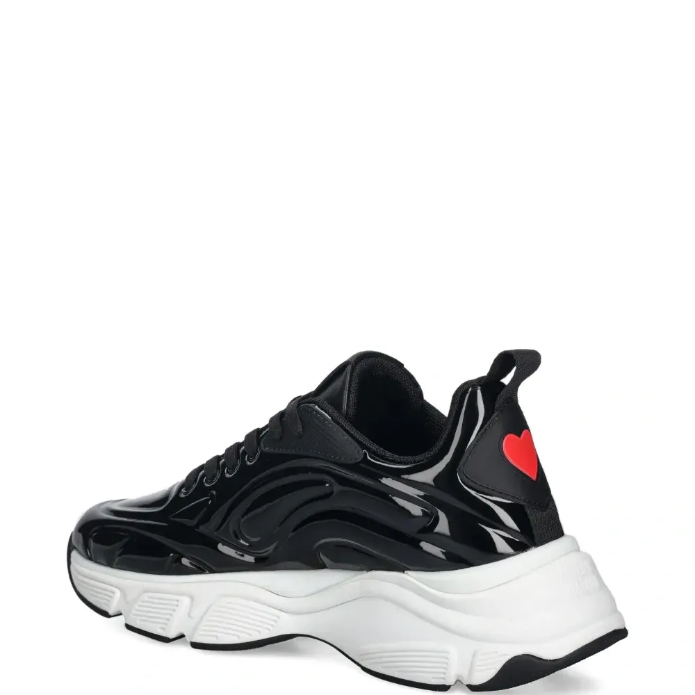 Кроссовки из лакированной кожи