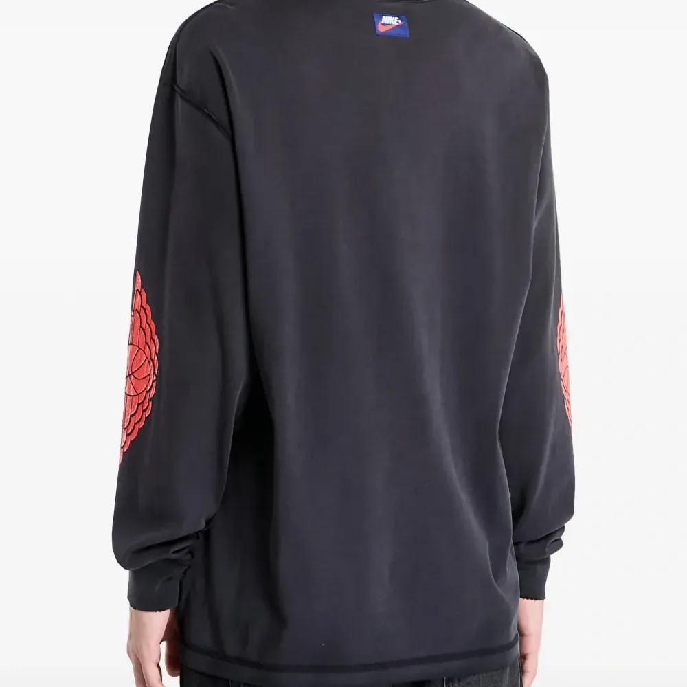 Футболка с длинными рукавами