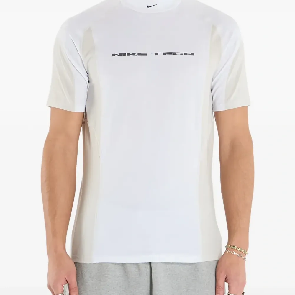 Футболка с короткими рукавами