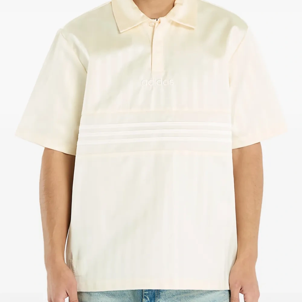 Поло с полосатыми деталями