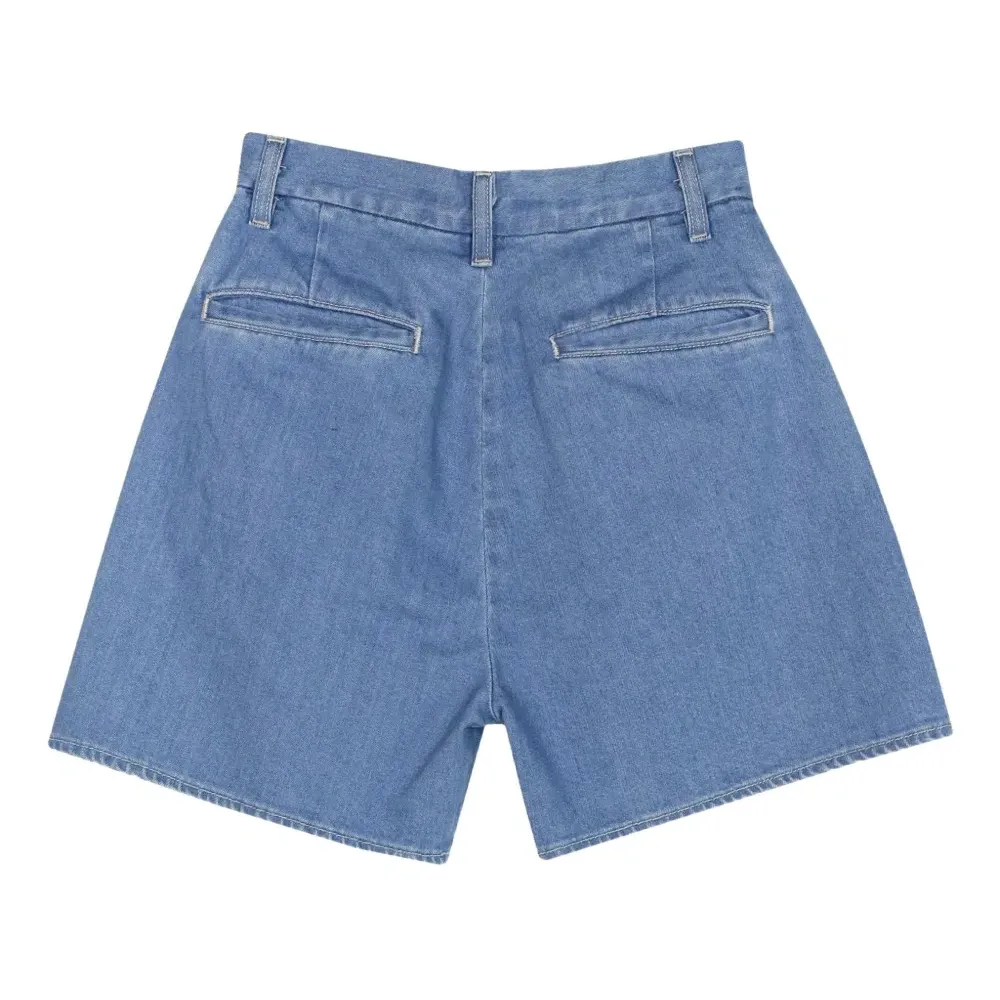 Шорты на пуговице с прорезным карманом