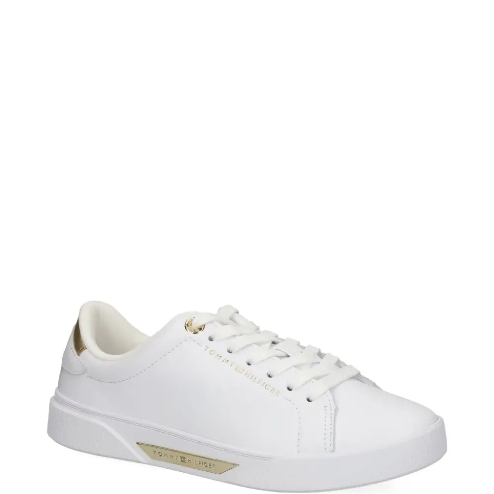 Кожаные кроссовки с логотипом