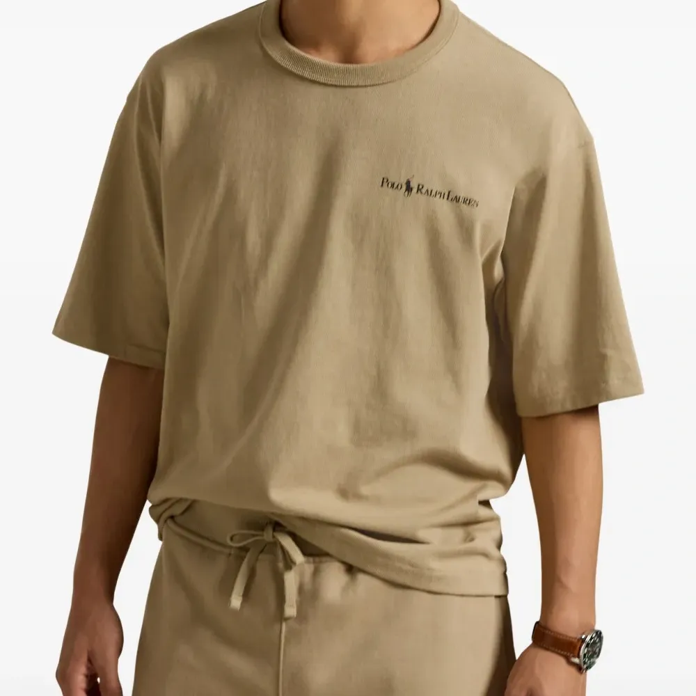 Футболка с круглым вырезом и логотипом