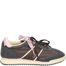 Кроссовки на шнуровке