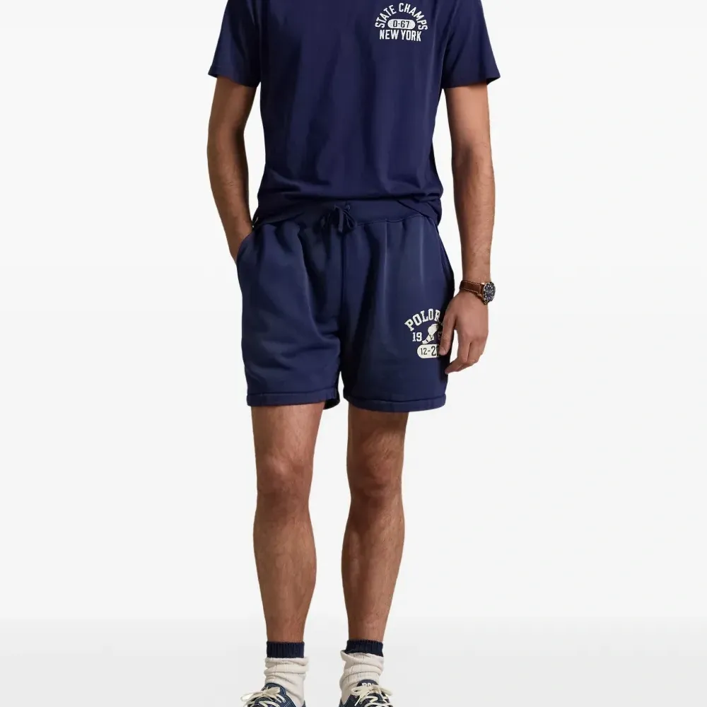 Футболка с круглым вырезом и принтом