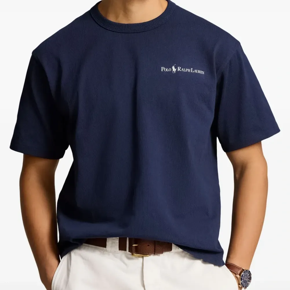 Футболка с логотипом