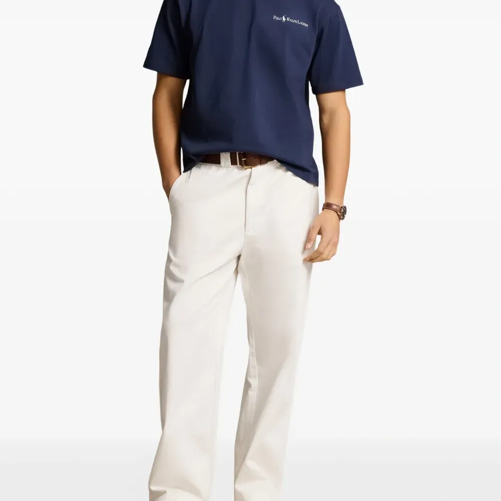 Футболка с логотипом