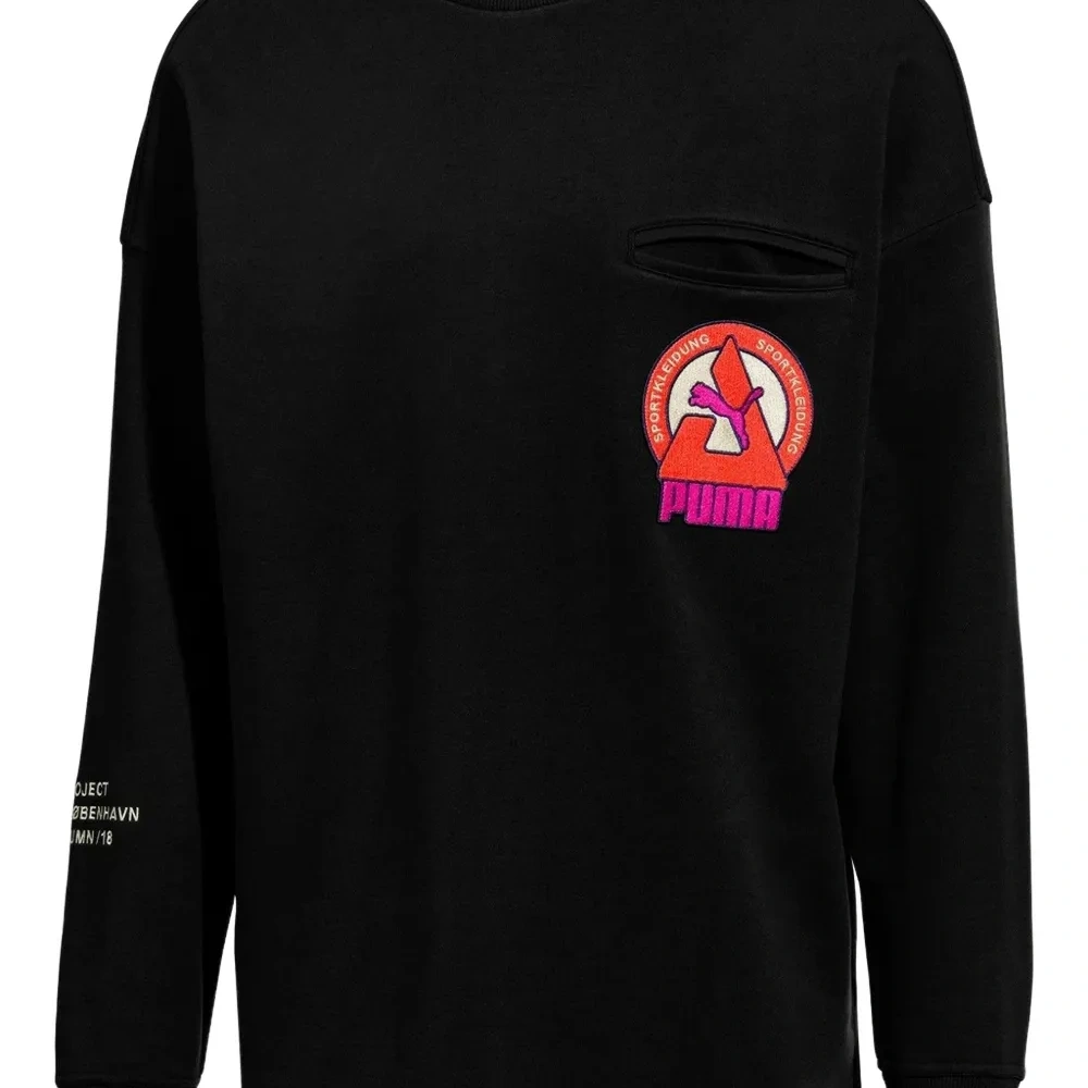 Свитшот с графическим принтом и круглым вырезом