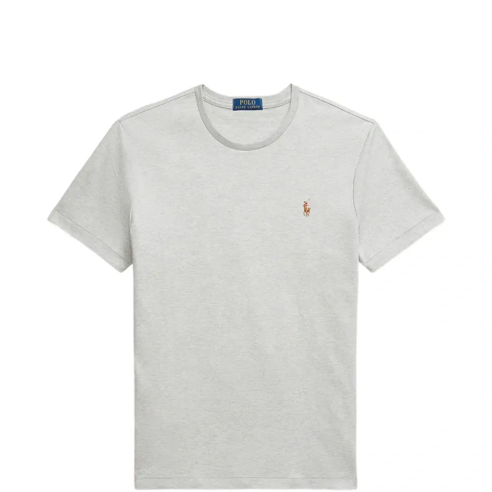 Футболка с вышитым логотипом