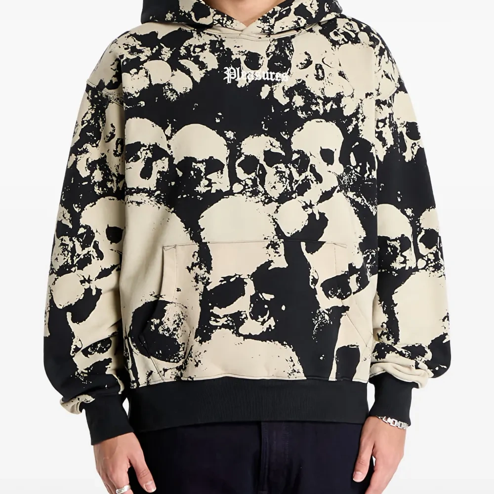 Худи с изображением черепа и надписью "Despair"