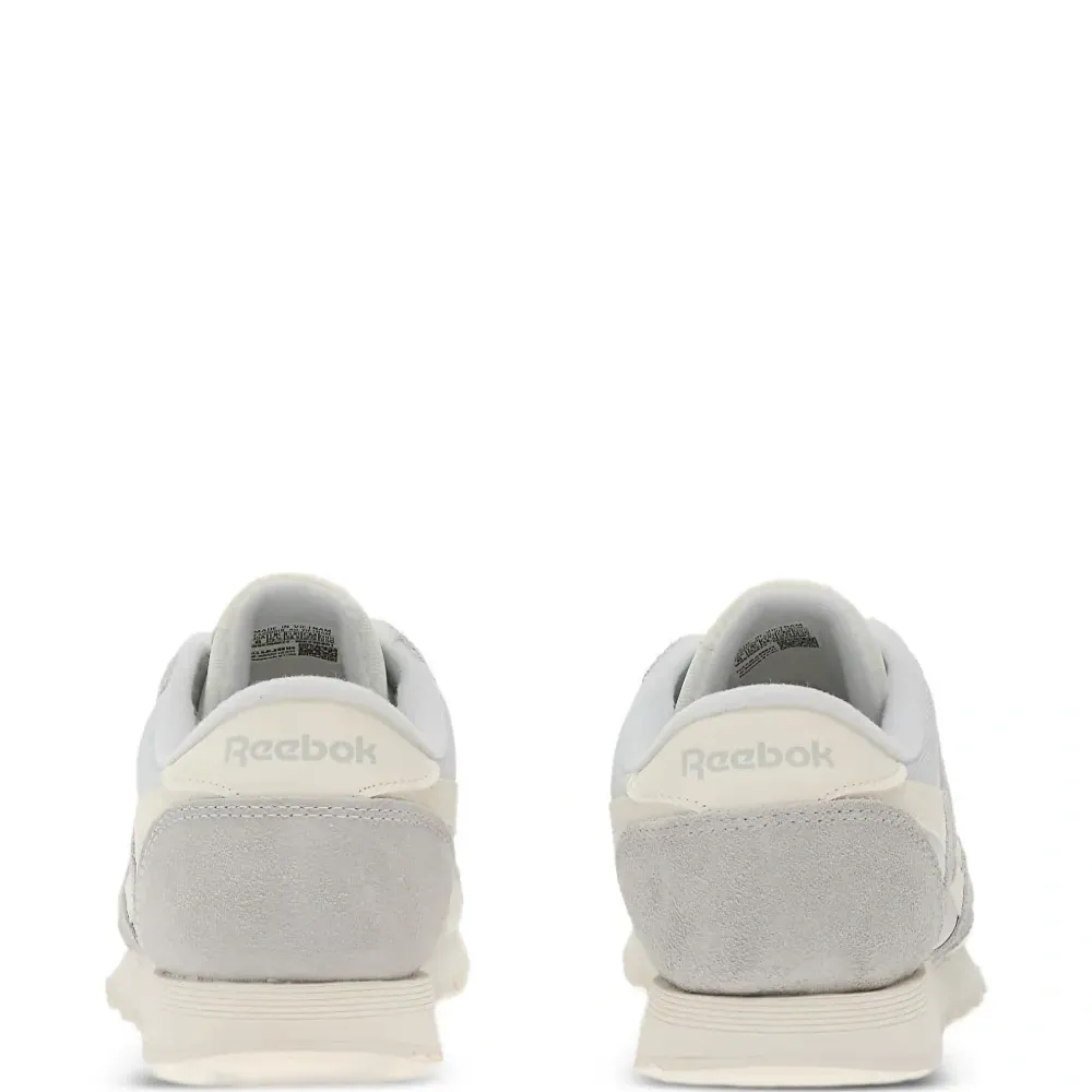 Серые классические кроссовки