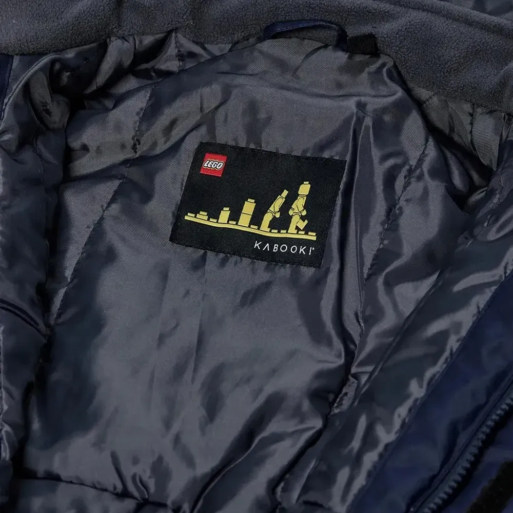 Комбинезон с капюшоном и логотипом