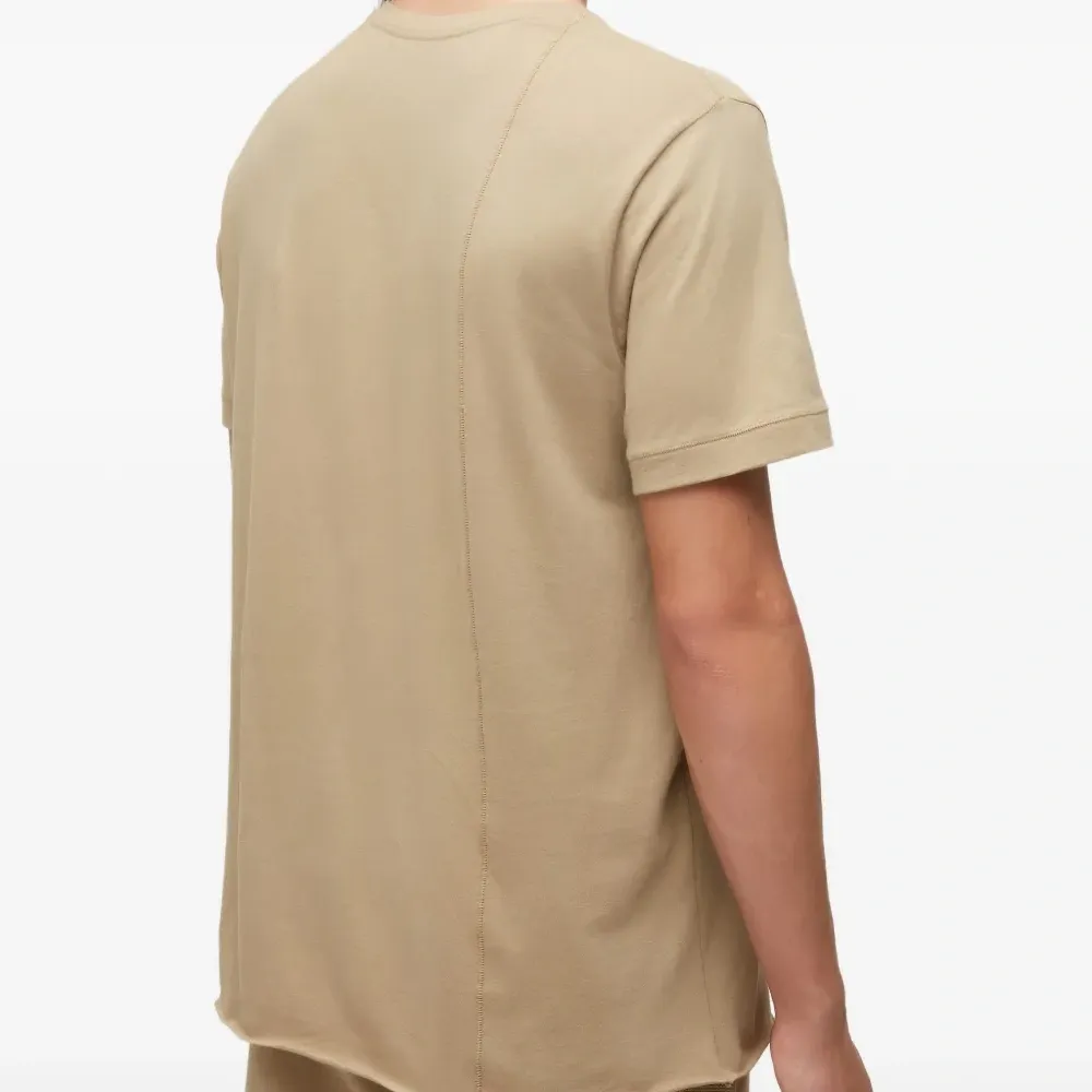 Футболка с круглым вырезом