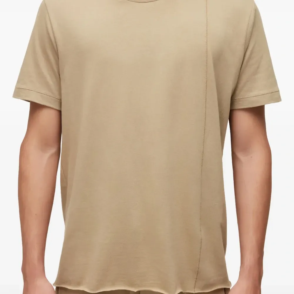 Футболка с круглым вырезом