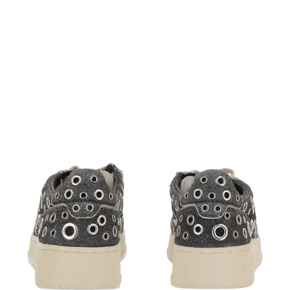 Кроссовки с люверсами