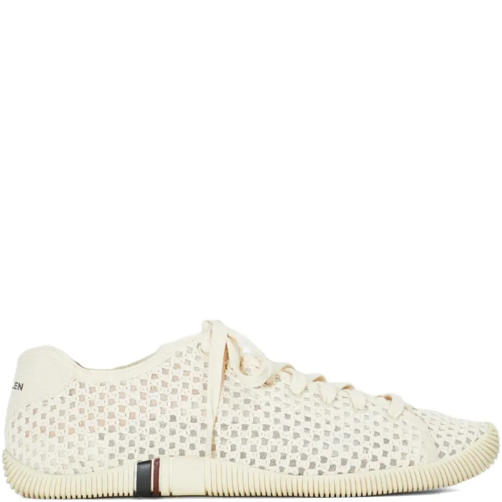 Ажурные кроссовки на шнуровке