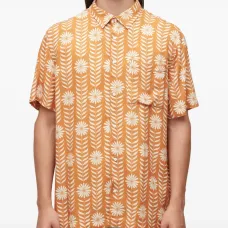 Рубашка с цветочным узором в виде маргариток