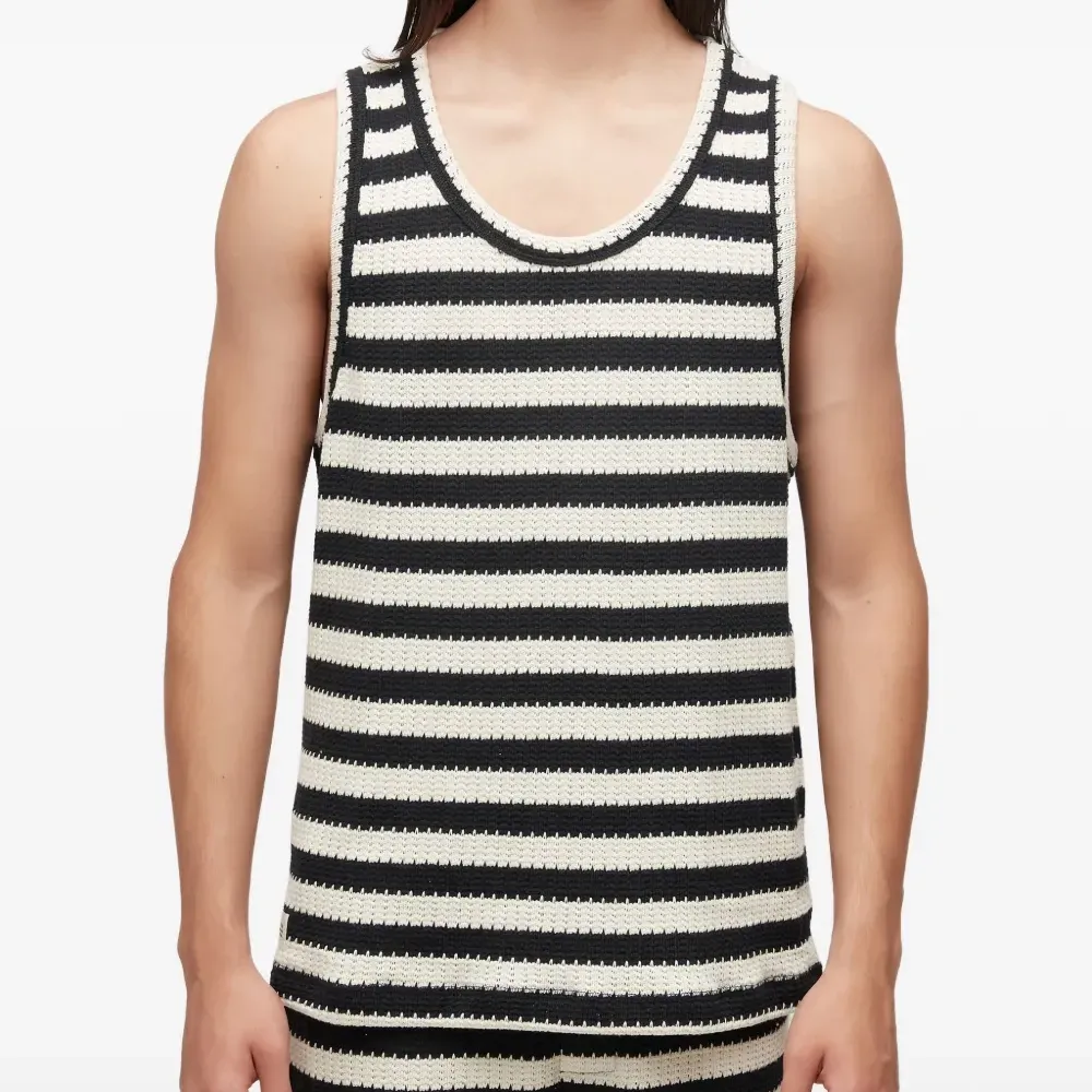 Топ в полоску без рукавов