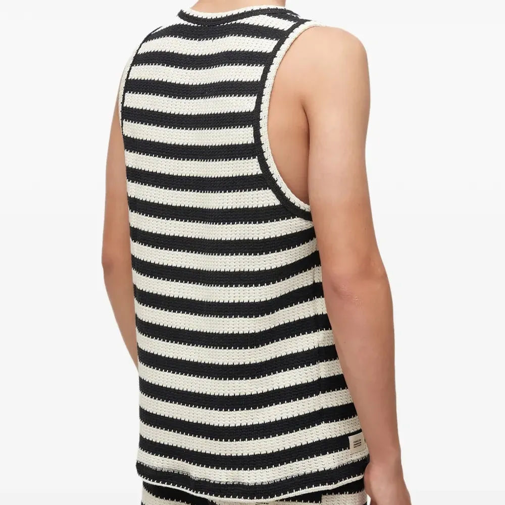 Топ в полоску без рукавов