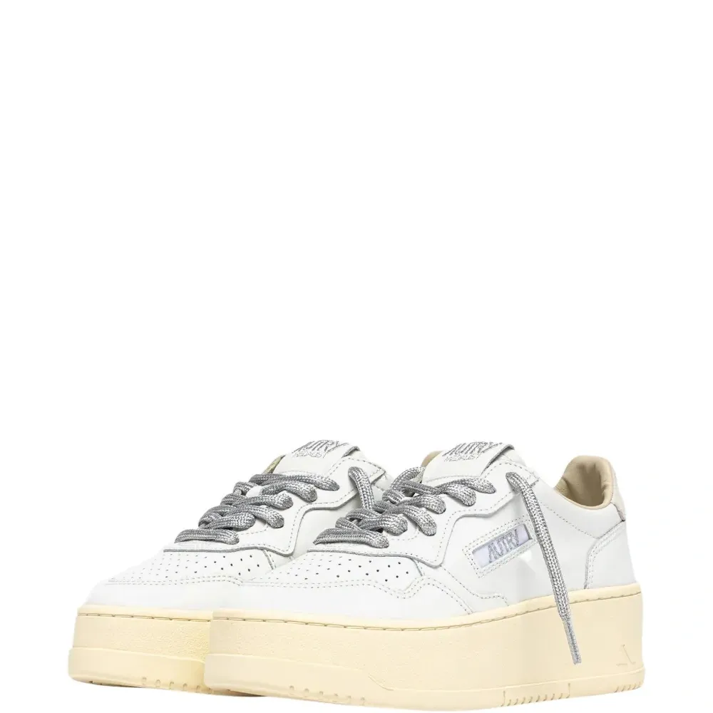 Кожаные кроссовки