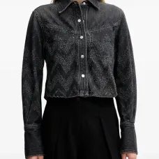 Джинсовая рубашка, украшенная кристаллами Джинсовая рубашка, украшенная кристаллами