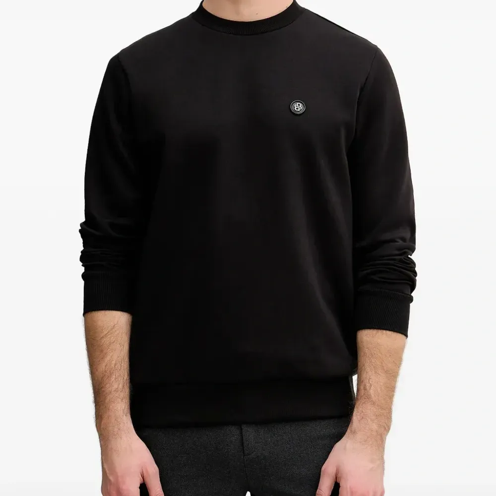 Свитшот с круглым вырезом и нашивкой-логотипом