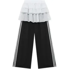 Брюки с оборками и тремя полосками