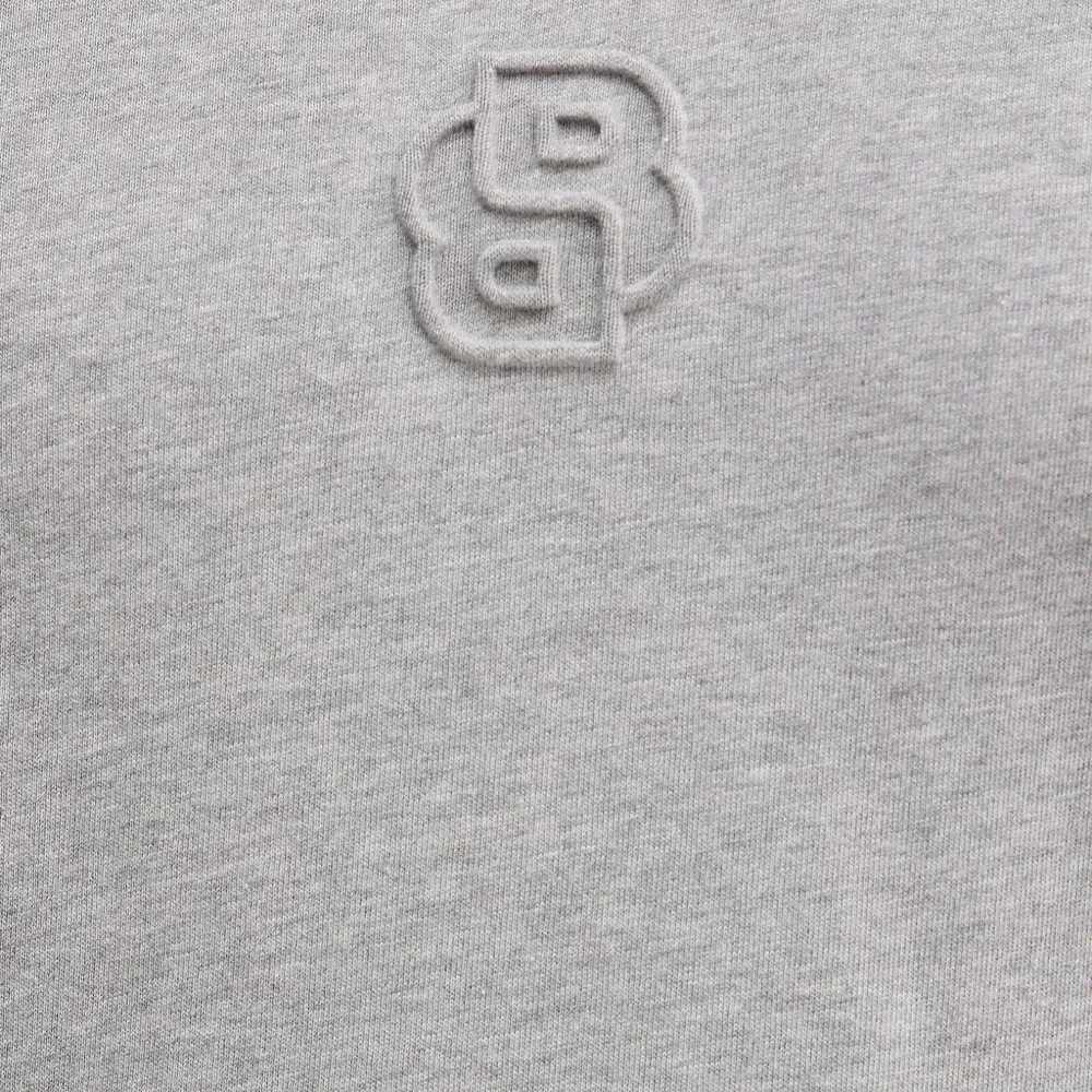 Футболка с логотипом