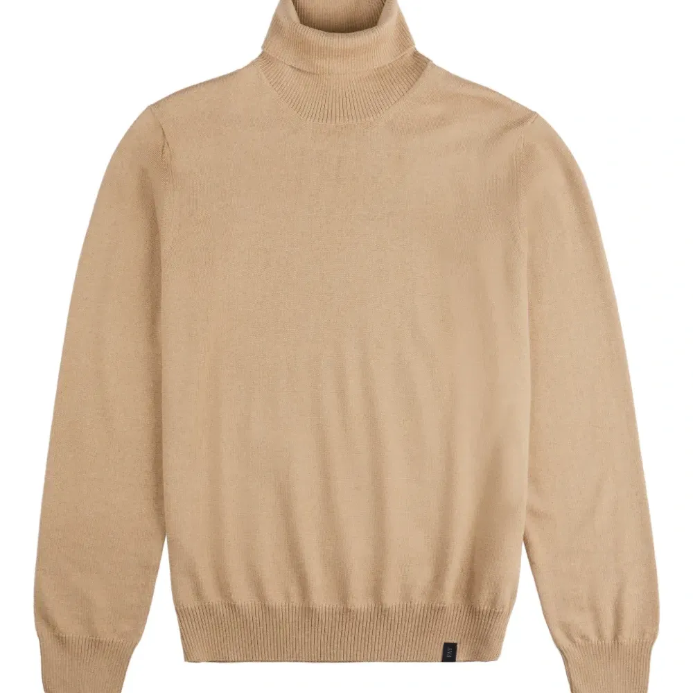 Свитер с воротником-стойкой