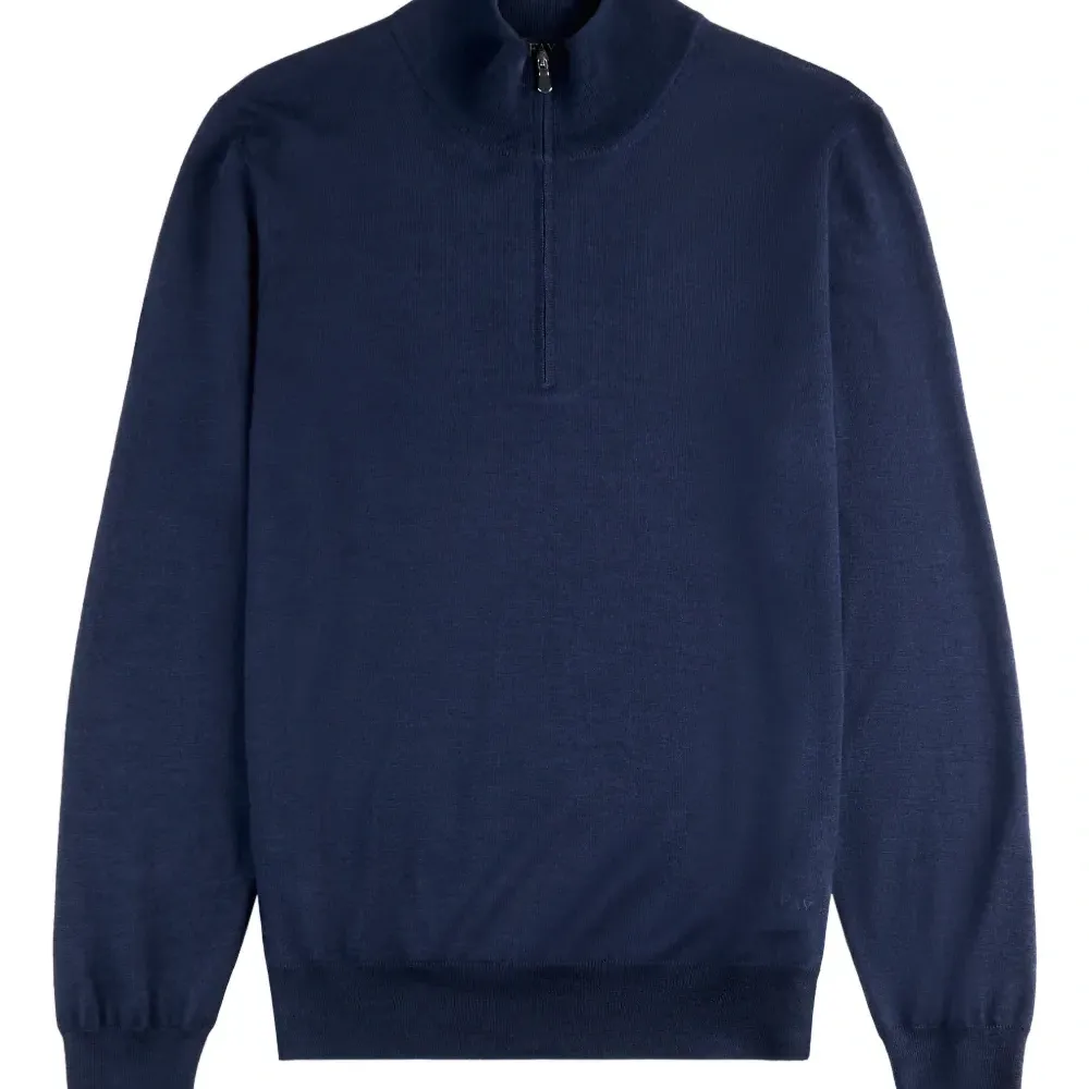 Свитер с воротником-стойкой