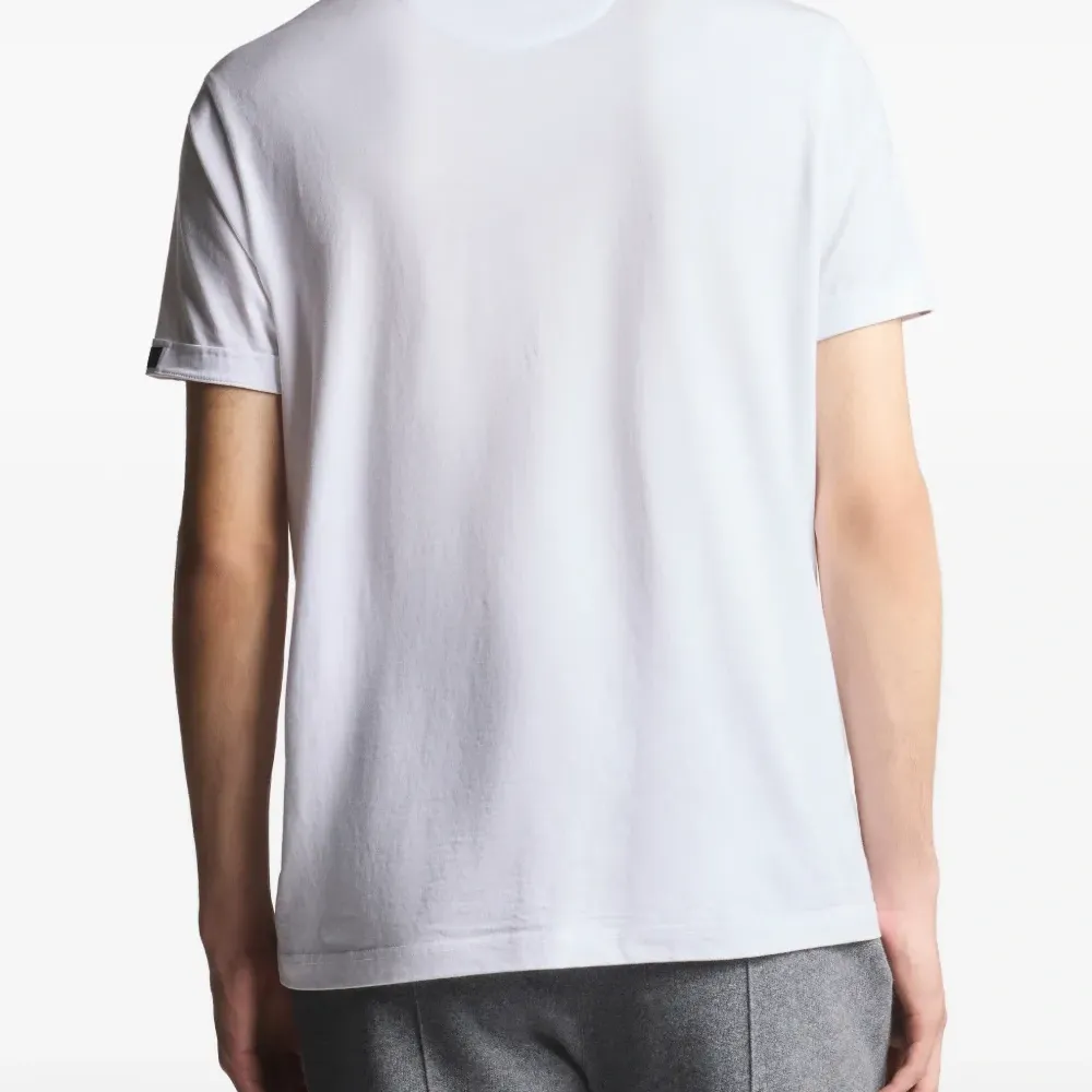 Футболка с круглым вырезом