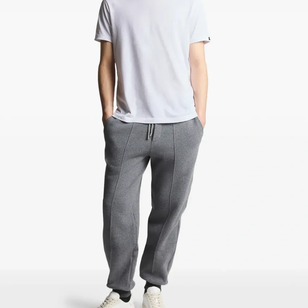 Футболка с круглым вырезом