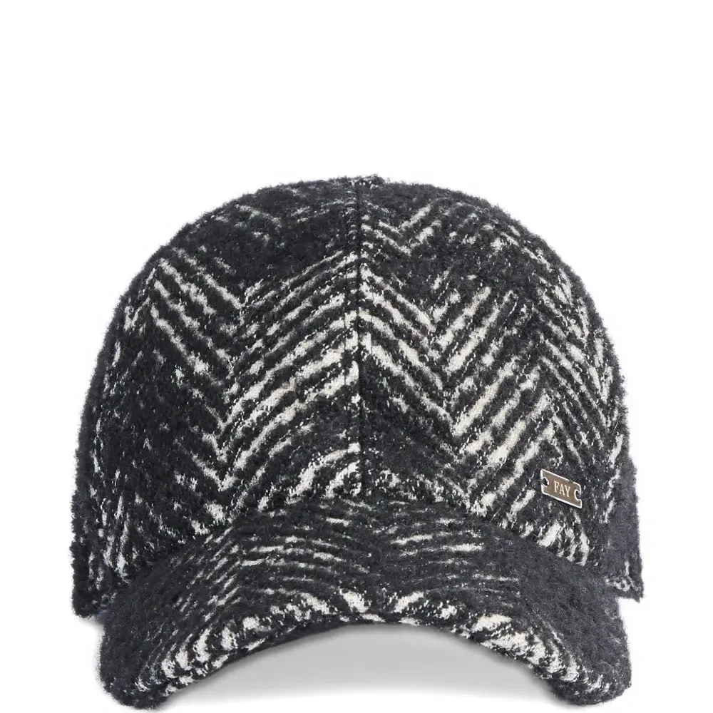 Бейсболка из ткани «ёлочка»