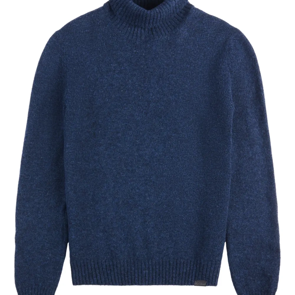 Свитер с воротником-стойкой