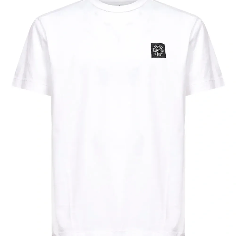 Футболка с короткими рукавами и нашивкой с логотипом