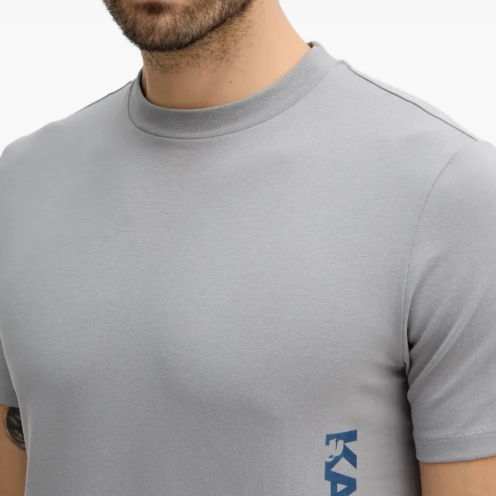 Футболка с логотипом