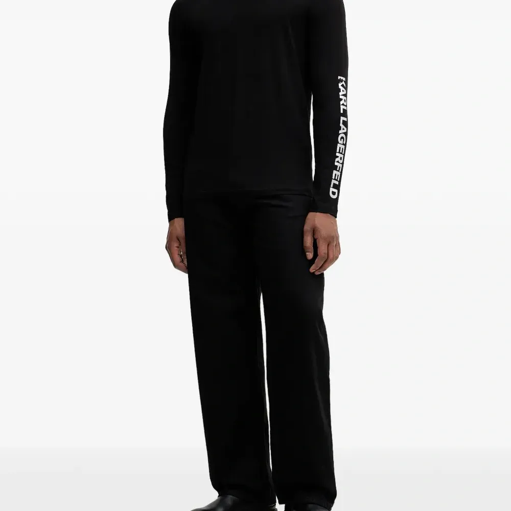 Футболка с длинным рукавом и логотипом Футболка с длинным рукавом и логотипом